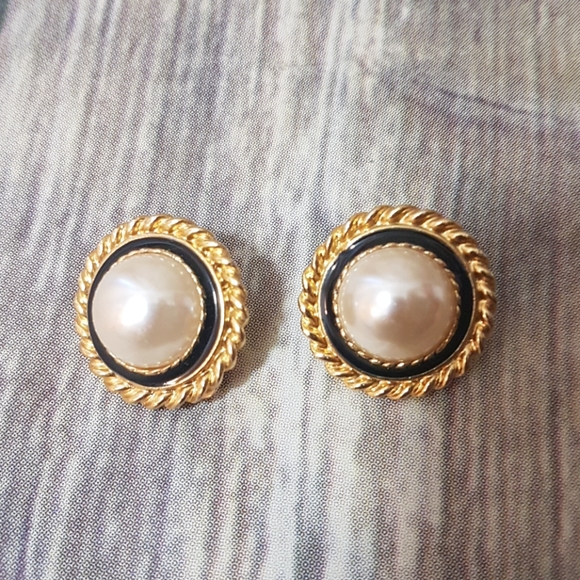 Vintage clip on earrings
